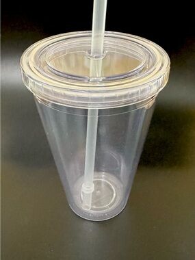 NEW Cupture brand 16 oz double wall insulated acrylic tumbler with lid and straw